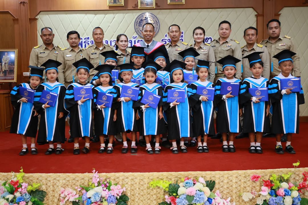 ?พิธีมอบวุฒิบัตรบัณฑิตน้อย ศูนย์พัฒนาเด็กเล็ก อบต.บางงอน